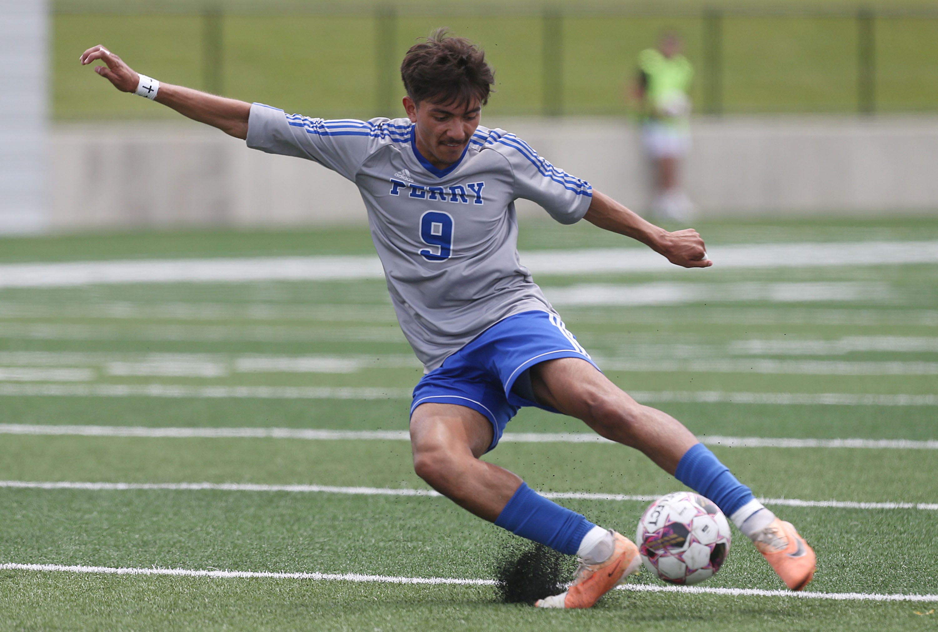 Class 2A Iowa boys state soccer semifinals roundup: Perry loses to Assumption, 1-0, on Friday
