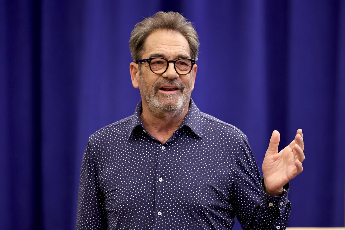 Huey Lewis Getting 'Curb'-Style TV Show