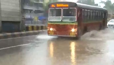 Heavy Rain in Mumbai, Woes Pour: Andheri Subway Shut; Dadar, Lower Parel, Kurla Flooded; Flight Diverted - News18