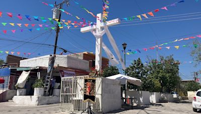 Con danza y reliquia, celebran a la Santa Cruz