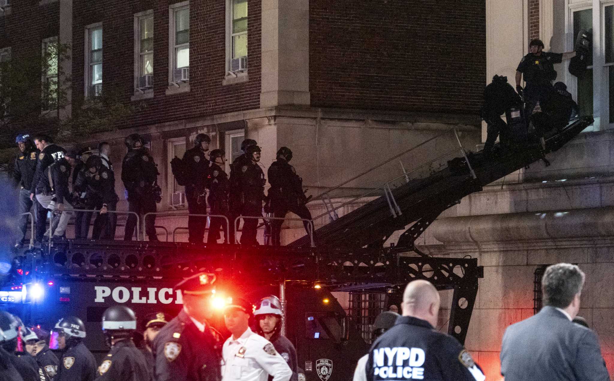 Police clear pro-Palestinian protesters from Columbia University’s Hamilton Hall