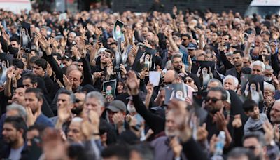 伊朗總統墜機亡全國哀悼5天 民眾集體湧出悲痛祈禱