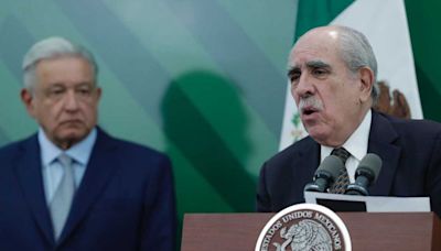 AMLO reporta que Pablo Gómez, titular de la UIF, “está muy bien” tras darle un “patatús”