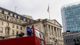 UK Bond Demand Smashes Record as Higher Yields Lure Buyers