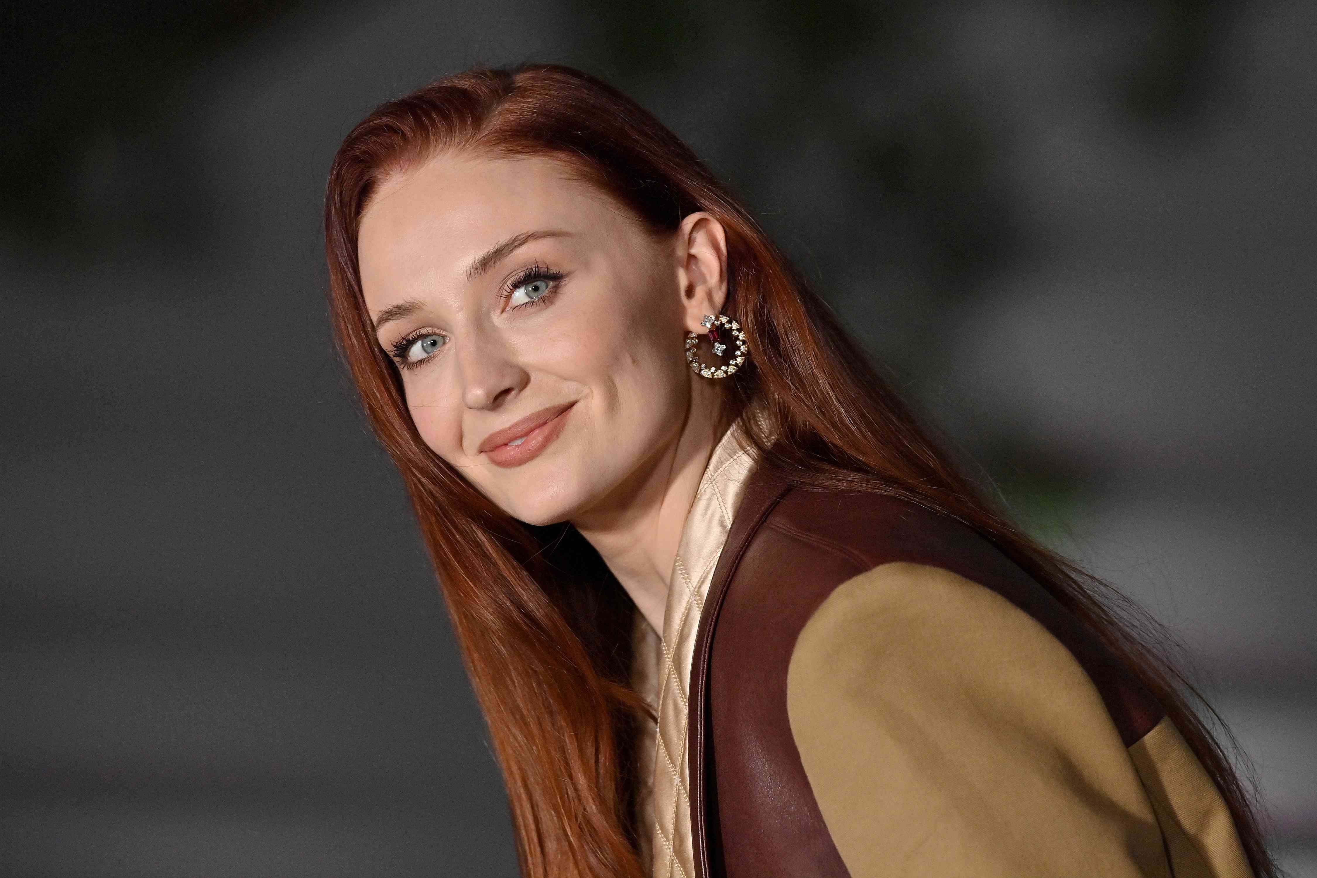 Sophie Turner Just Debuted a Bouncy New Lob