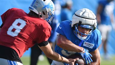 Lions Sione Vaki returns to practice, gets vote of confidence from Dan Campbell