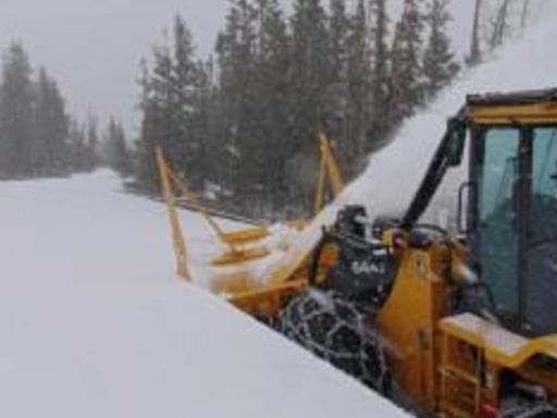 Too much snow keeps Trail Ridge Road from opening in Colorado this weekend