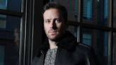 Armie Hammer, de estrella de Hollywood y acusaciones de abuso a vender propiedades en las islas Caimán