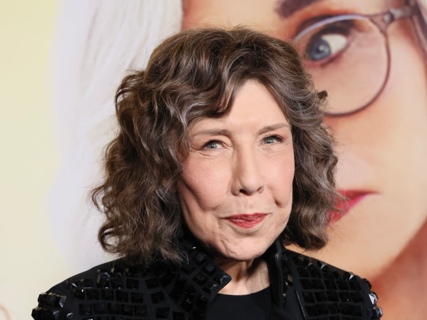 Lily Tomlin Used This Tightening ‘Face Lift in a Bottle’ Cream on the Set of ‘Grace & Frankie’