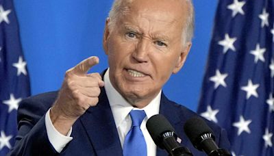 Combatif, Joe Biden défend sa candidature, mais fait deux lapsus monumentaux