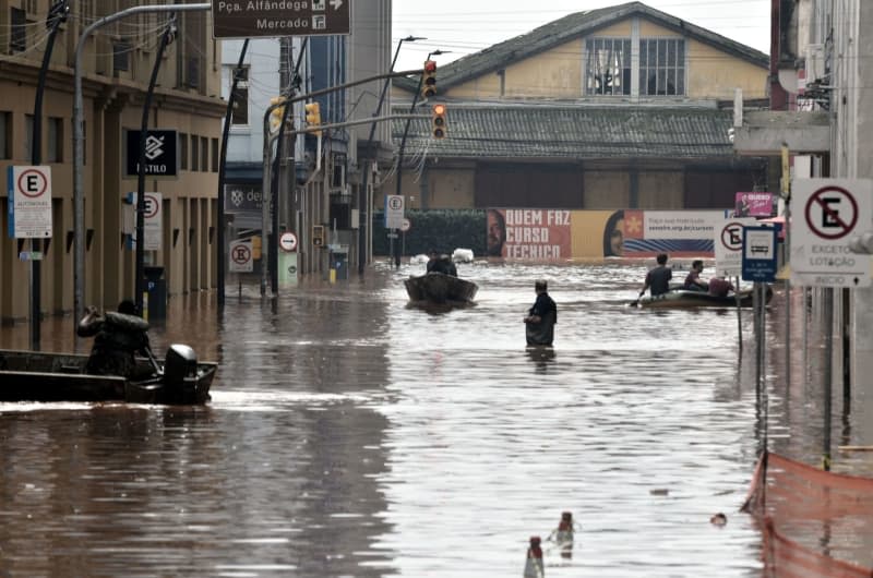 Death toll from floods in southern Brazil rises to 107