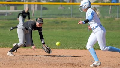 Prep softball: Bobcats open state playoffs with win