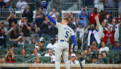 Dodgers News: Freddie Freeman Receives Heartfelt Standing Ovation in Emotional Return to Atlanta