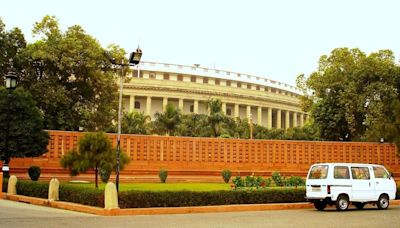 Inde: le nouveau Parlement ouvre ses travaux avec un camp pro-Modi fragilisé