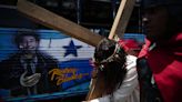 Un vapuleado Jesús recorre Panamá Viejo en un montaje con jóvenes rescatados de la calle