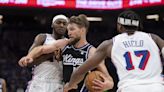 Sabonis' milestone night helps the Kings beat the 76ers 108-96