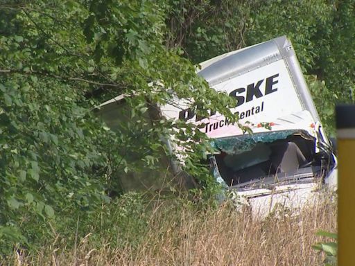 Rollover crash shuts down part of I-79