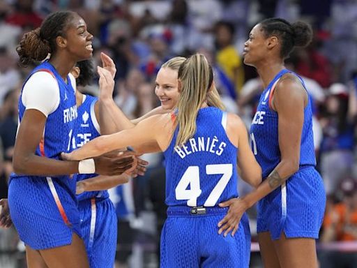 JO 2024 Basket : « C’est à la fin de la foire qu’on compte les bouses »… Les Bleues restent zen après leur carton