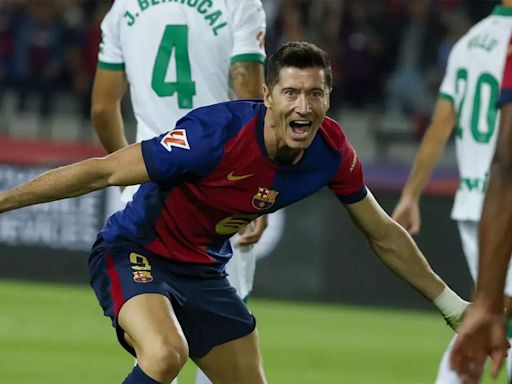 Robert Lewandowski winner takes Barcelona past Getafe to extend unbeaten run in La Liga | Football News - Times of India