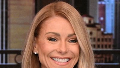 Kelly Ripa Snuck into Ryan Seacrest's Dressing Room (& Filmed the Whole Thing)