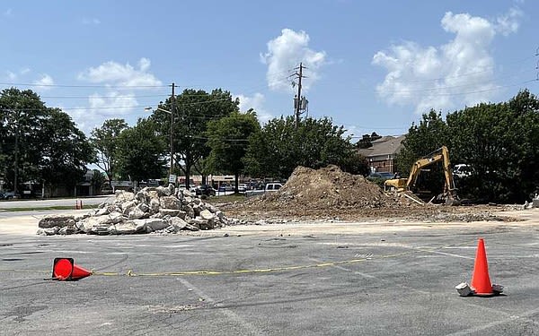 RESTAURANT TRANSITIONS: Grady’s Pizza now leftover rubble; top-end steakhouse debuts in Conway | Arkansas Democrat Gazette