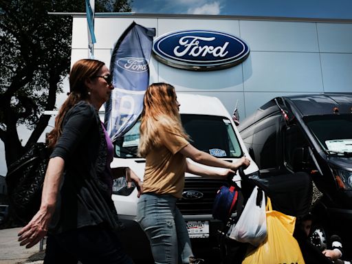Trending tickers: Ford, Rightmove, Mercedes, Drax
