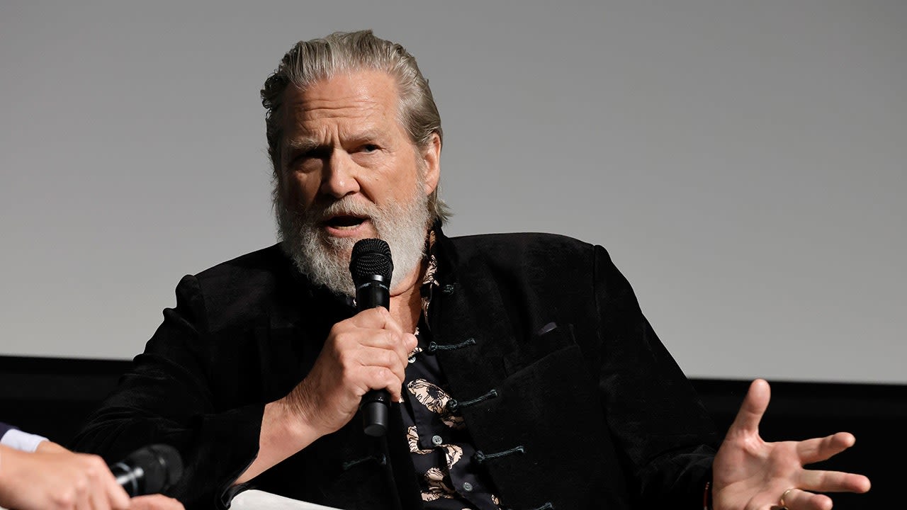 Jeff Bridges says he had massive '9-inch by 12-inch tumor' while filming thriller TV show