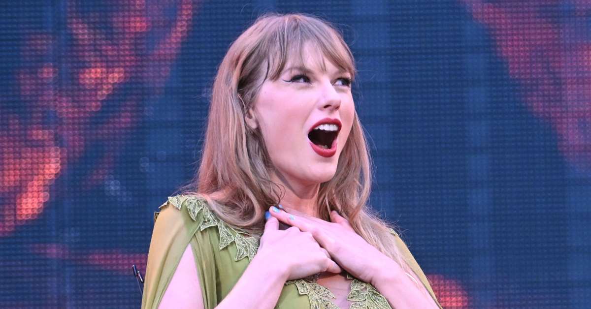 Fans Swoon Over Taylor Swift's Reaction to Travis Kelce' Surprising Her at Eras Tour: 'Pure Love'