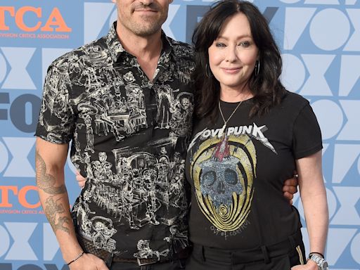 Brian Austin Green Jokingly Refuses to Give ‘Details’ About Shannen Doherty Fling to ‘Charmed’ Cast