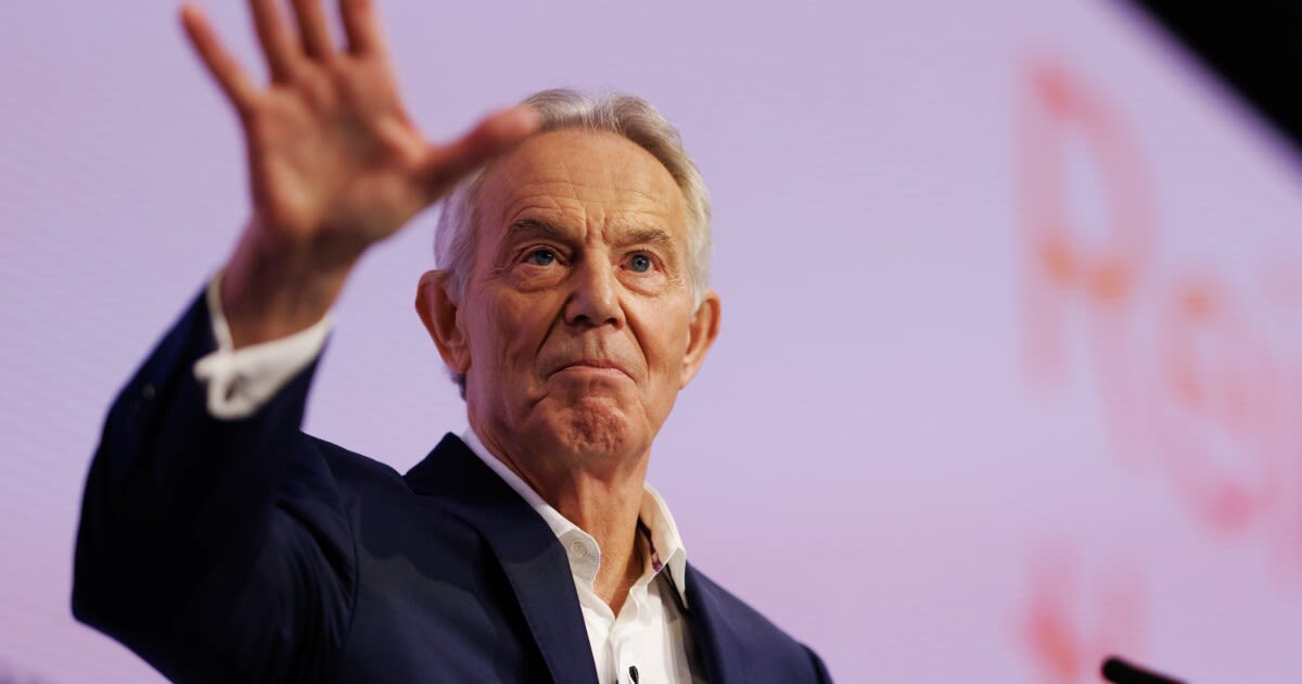 Tony Blair urges leaders to ignore 'waves of populist opinion'