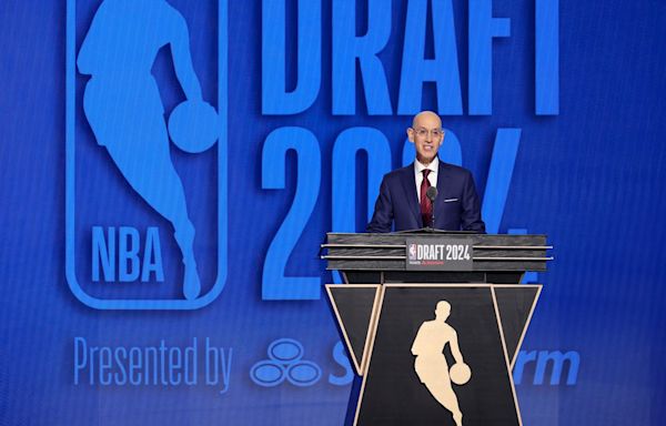 Toronto Tabbed to Take Star Freshman Center in Too-Early NBA Mock Draft