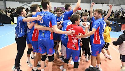 El Intasa San Sadurniño regresa a Superliga tras ganar al Textil Santanderina