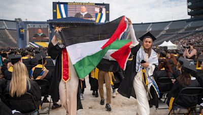 Protesta contra la guerra en Gaza interrumpe ceremonia de graduación de Universidad de Michigan