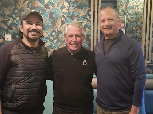 Golf legends Gary Player and Vijay Singh pay visit to Carnoustie restaurant