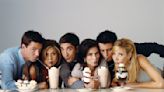 Los protagonistas de "Friends" cumplen 28 años tomando café