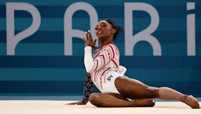 Simone Biles gana el oro, su octava medalla olímpica, y se convierte en la gimnasta estadounidense más condecorada