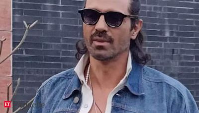 Microsoft outage: Arjun Rampal was forced to book another flight due to malfunctioning servers - The Economic Times