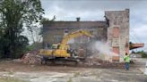 Macon tears down abandoned building on Houston Ave. in effort to improve neighborhood