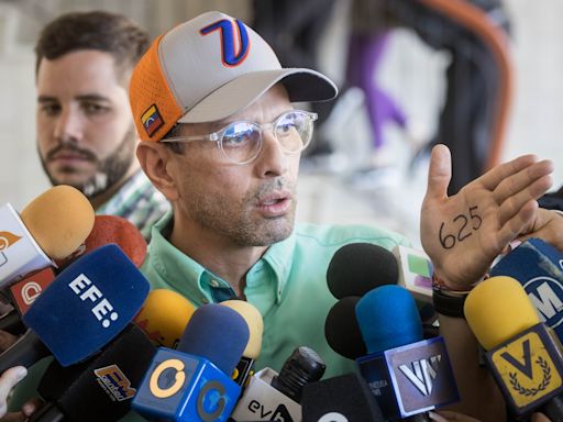 El opositor Capriles denuncia "despilfarro" de recursos públicos en la campaña de Maduro