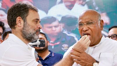 Rahul Gandhi Cuts Birthday Cake Holding Kharge's Hand, Shares First Bite With Congress President | Watch - News18