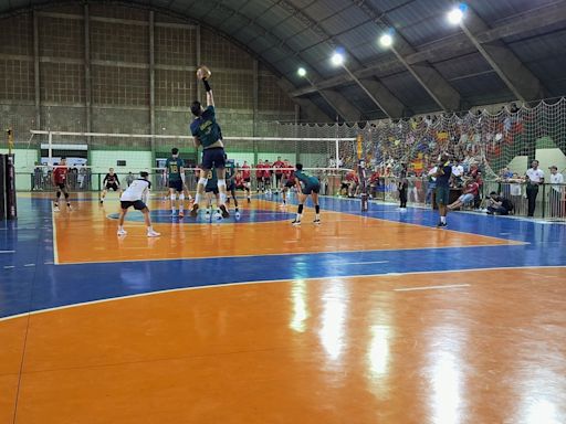 Amistoso de vôlei sub-21 entre Sesi-Bauru e seleção termina empatado em Santo Anastácio