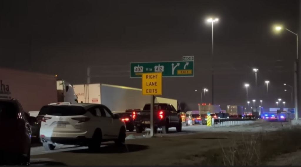 Wild police chase ends with 4 dead after liquor store robbery outside Toronto: video