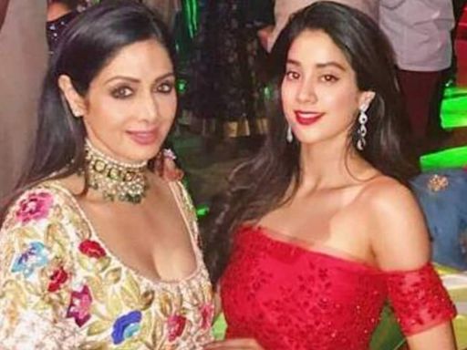 Janhvi Kapoor recalls the day when mom Sridevi passed away, "I barged into Khushi's room howling and..."