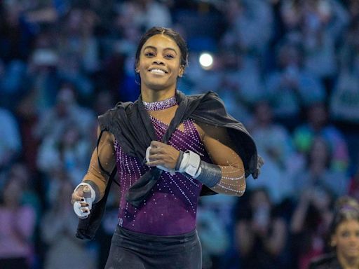 ‘You’re A Frickin’ Boss,’ Shawn Johnson Backs Gabby Douglas After Poor Showing At Core Classic