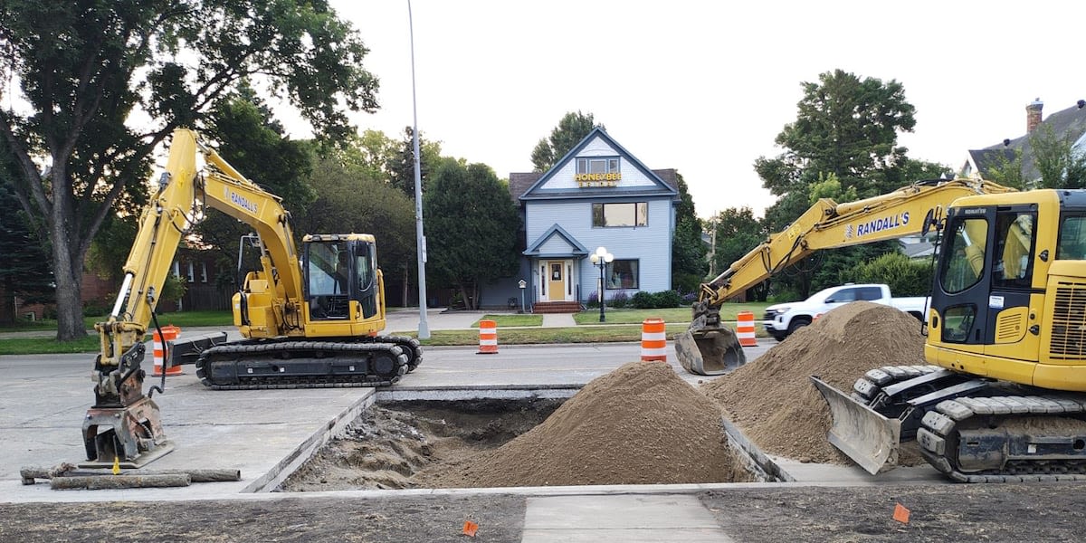 Traffic Alert: Sinkhole causes lane closure in Moorhead