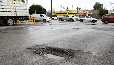 Aumentan hasta 300 % reportes de baches por lluvias en Torreón