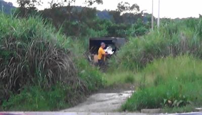 裝潢垃圾棄置轉運站草叢 基市環警聯手送檢偵辦 - 社會