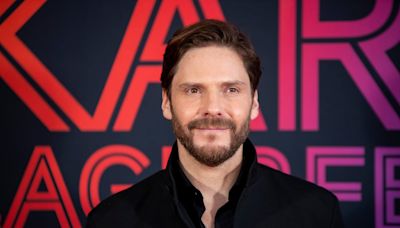 Daniel Brühl: “Me tenía que callar la boca en el Bernabéu”