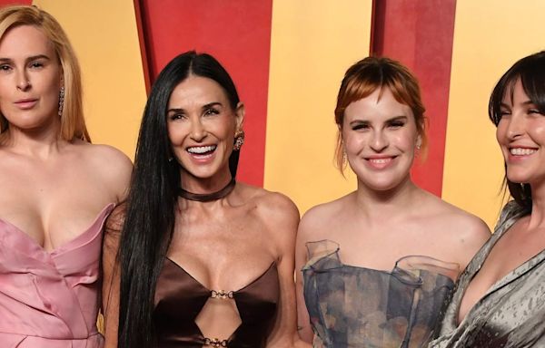 Rumer Willis says she and her sisters have a text thread for hyping up mom Demi Moore during her ‘Demi-ssance’