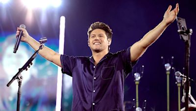 Niall Horan Pulls Fan on Stage for Surprise Duet: 'We've Found Scotland's Next Superstar'